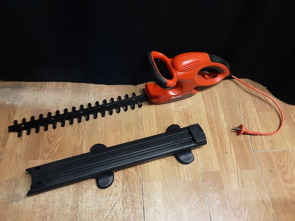 TAILLE HAIE ELECTRIQUE FLYMO