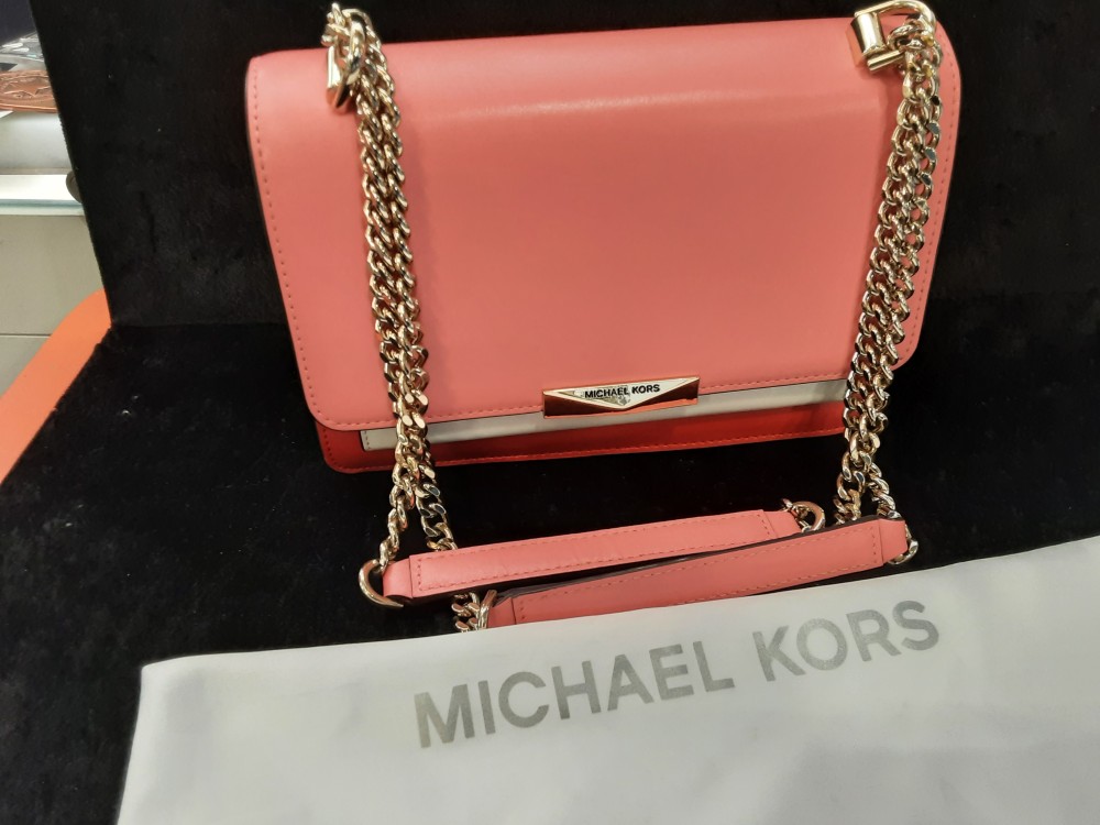 SAC A MAIN RIGIDE A BANDOULIERE CHAINE MICHAEL KORS BLANC ROSE ET ROUGE