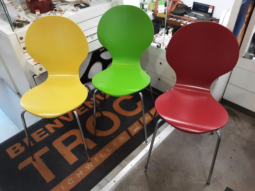 CHAISE PIEDS METAL COLORIS DIFFERENTS 