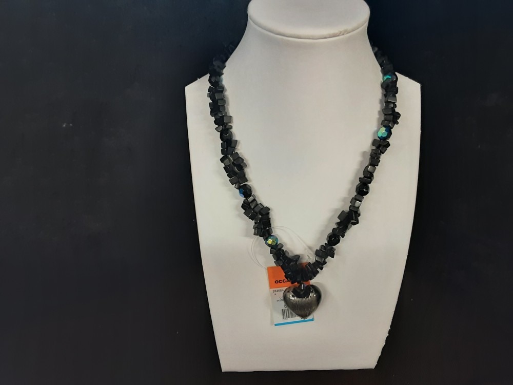 COLLIER COEUR MURANO ET PIERRES NOIRES