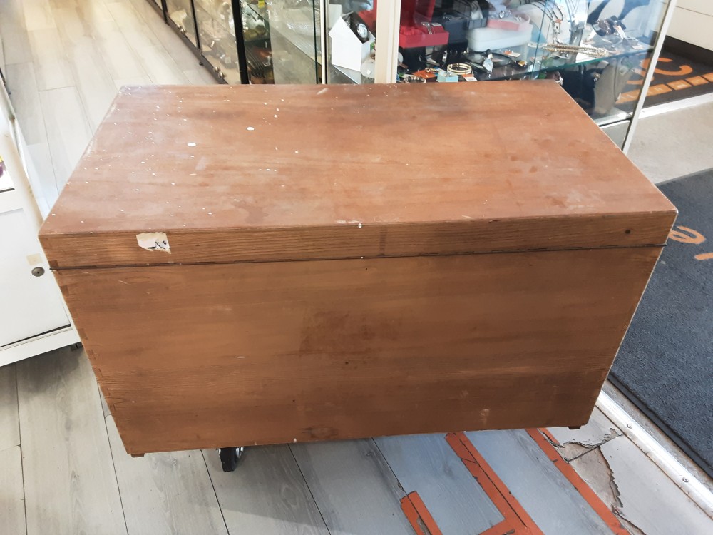 MALLE EN BOIS TGM