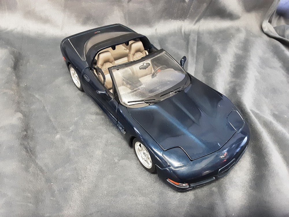 Chevrolet Corvette C5 1997 1/18