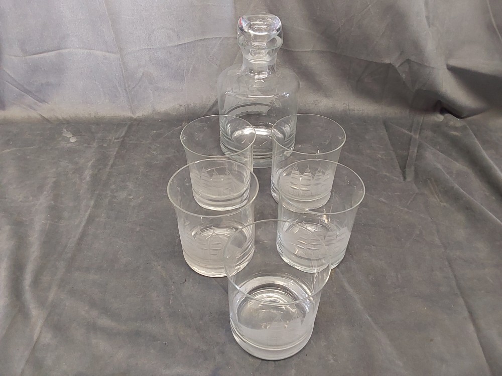 Service A Whisky Motif Bateau Carafe + 5 Verres