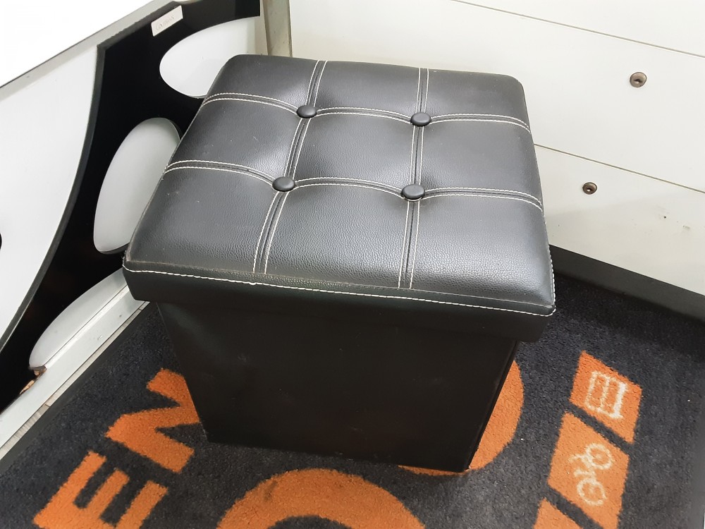Pouf De Rangement Carre En Simili