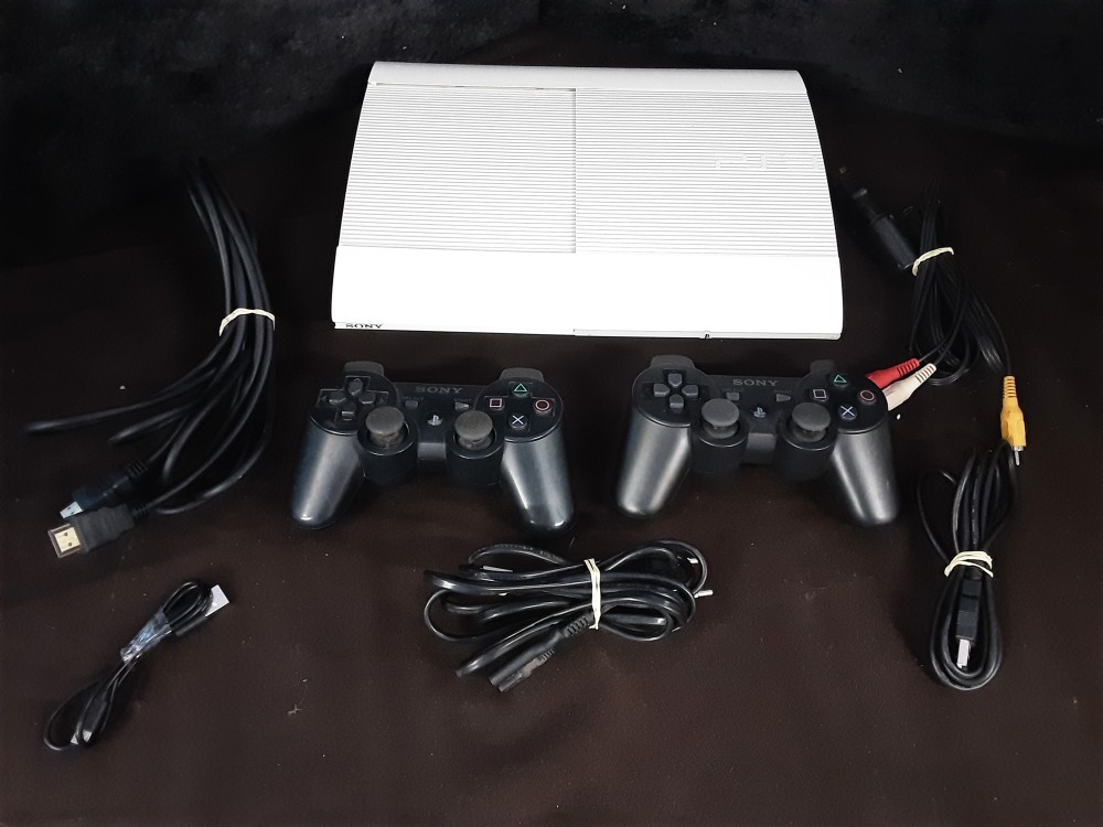 Console Ps3 Blanche Avec 2 Manettes Et Cables