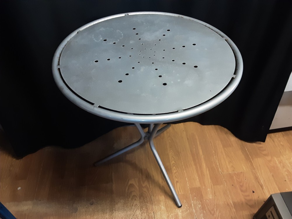 TABLE RONDE D’EXTERIEUR EN METAL DIAM.