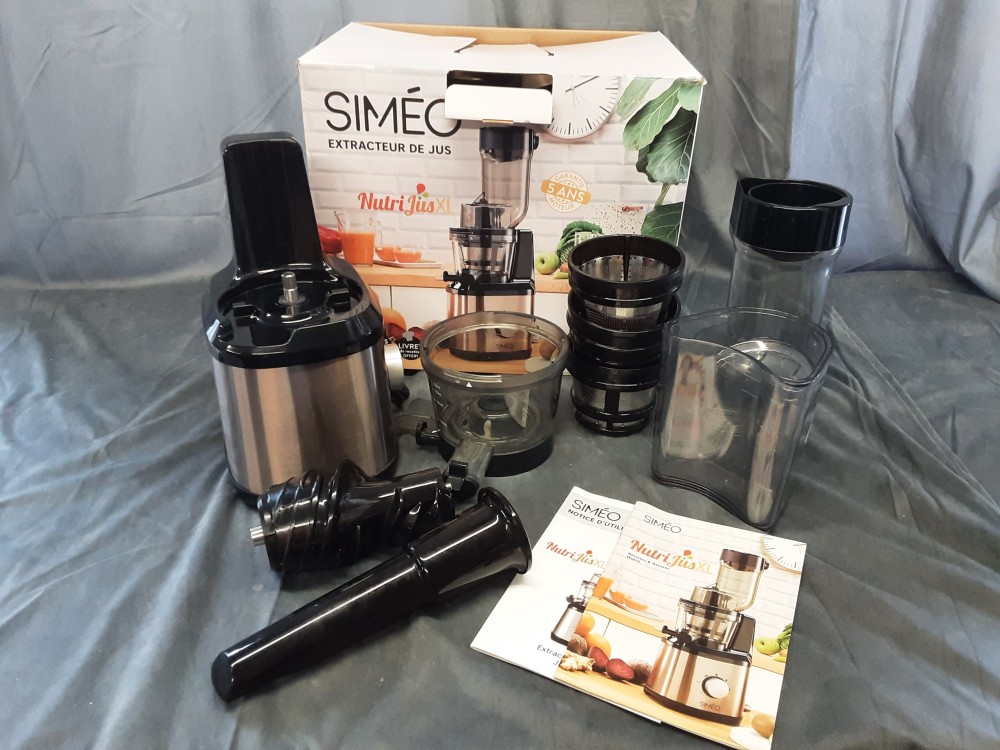EXTRACTEUR DE JUS SIMEO DANS SON CARTON