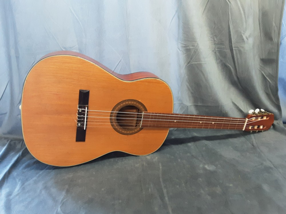 GUITARE BICOLORE LONG 100CM
