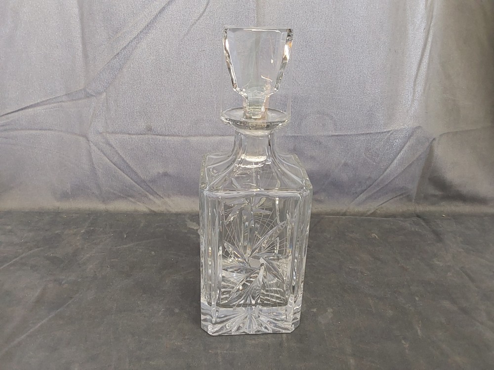 CARAFE A WISKY CRISTAL AVEC BOUCHON