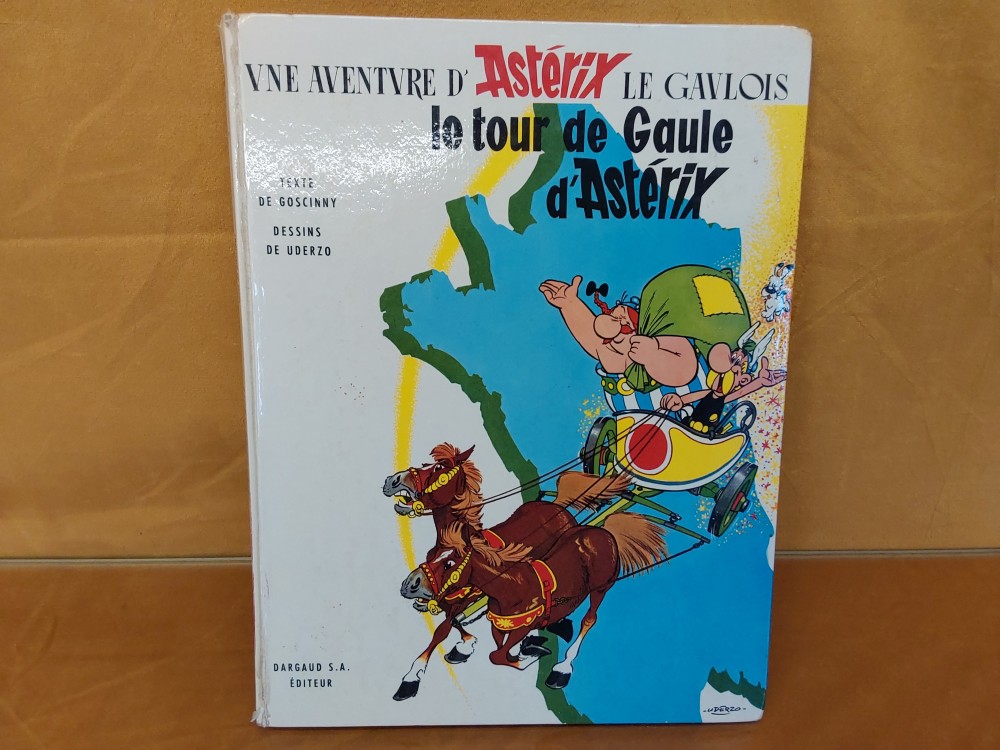 BD "LE TOUR DE GAULE D’ASTERIX