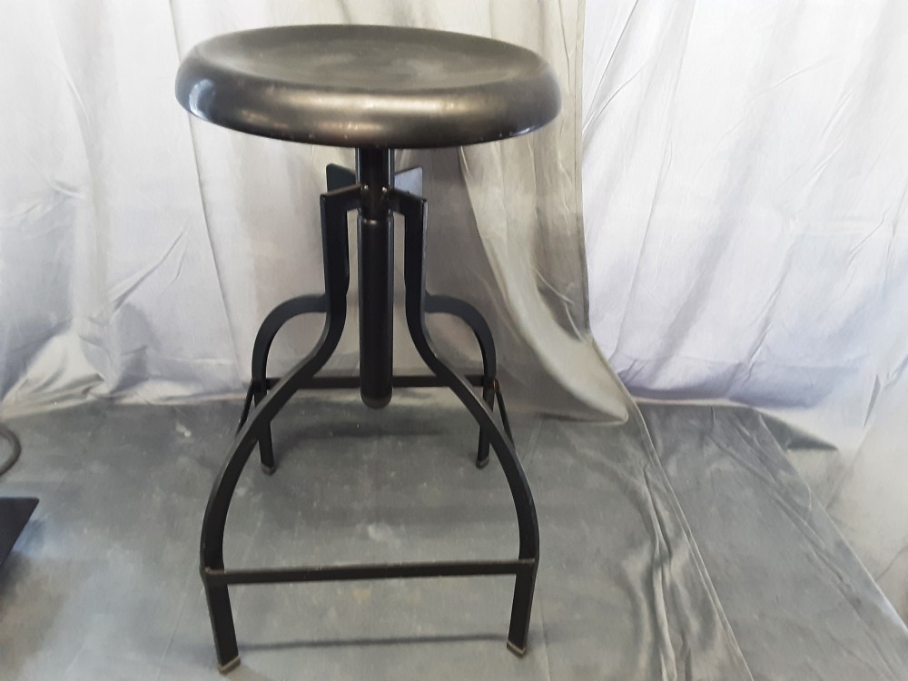 TABOURET METAL ROND NOIR REGLABLE EN HAUTEUR