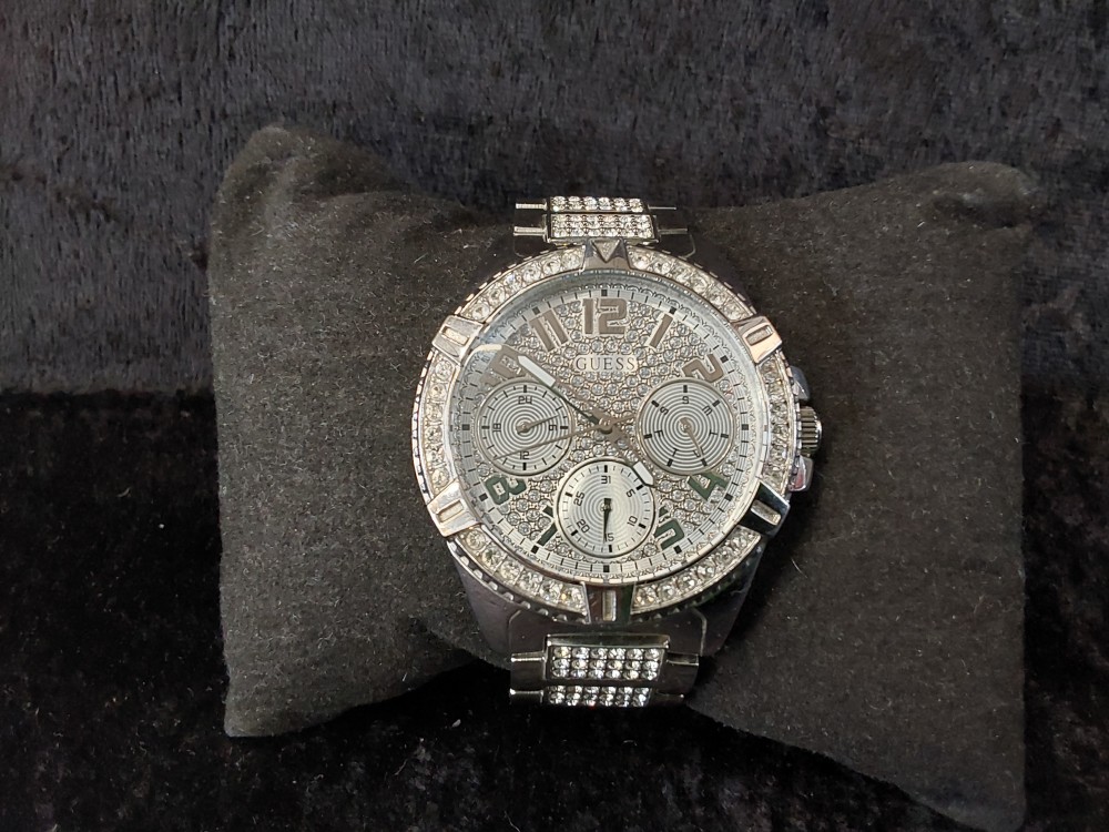 MONTRE FEMME GUESS AVEC STRASS