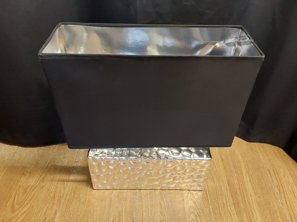 Lampe Rectangulaire Pied Argenté Abat Jour Noir