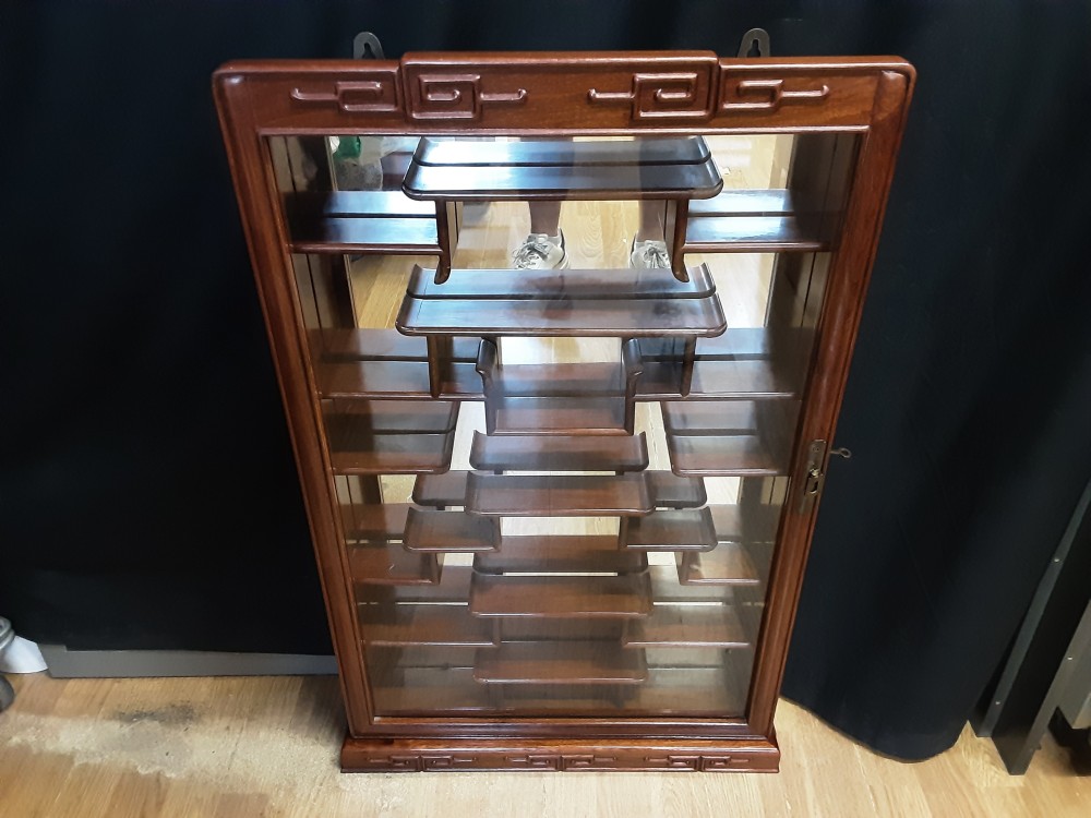 VITRINE MINIATURE EN BOIS ASIATIQUE
