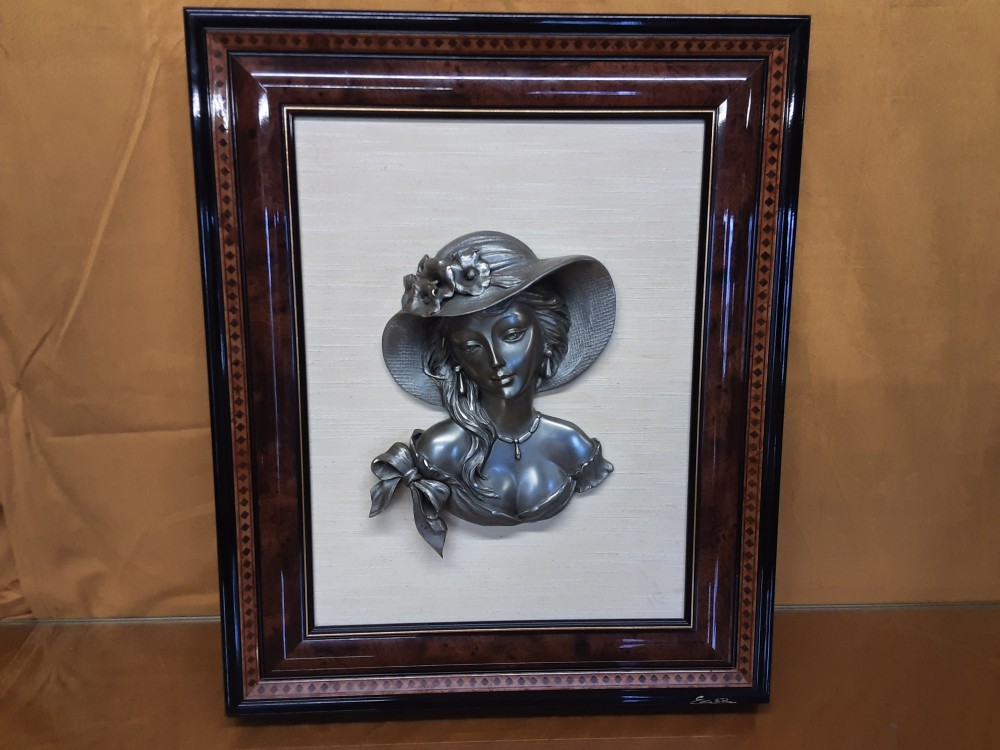 TABLEAU CADRE BOIS BUSTE DE FEMME EN RELIEF