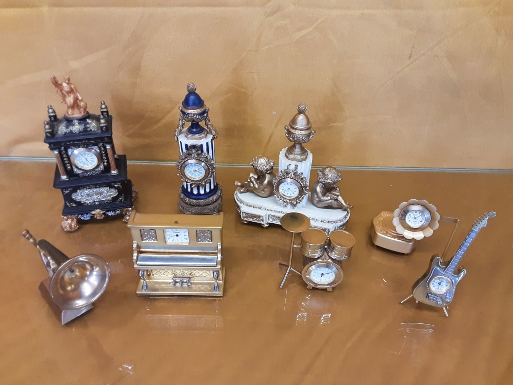 HORLOGE MINIATURE DIFFERENTS MODELES À LA PIECE
