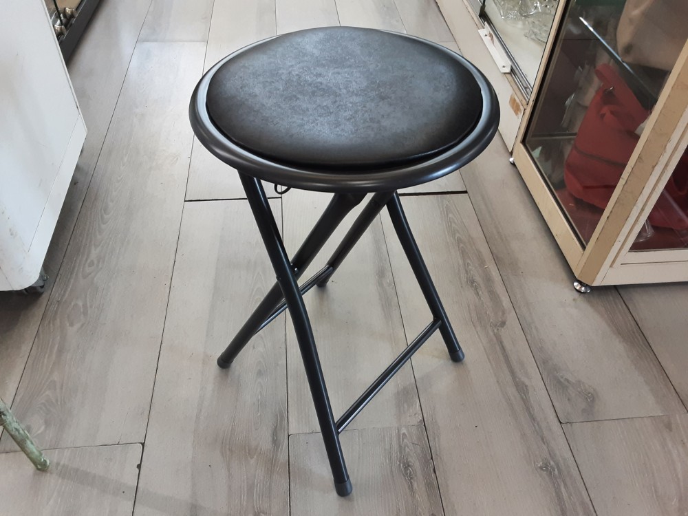 PETIT TABOURET PLIABLE NOIR