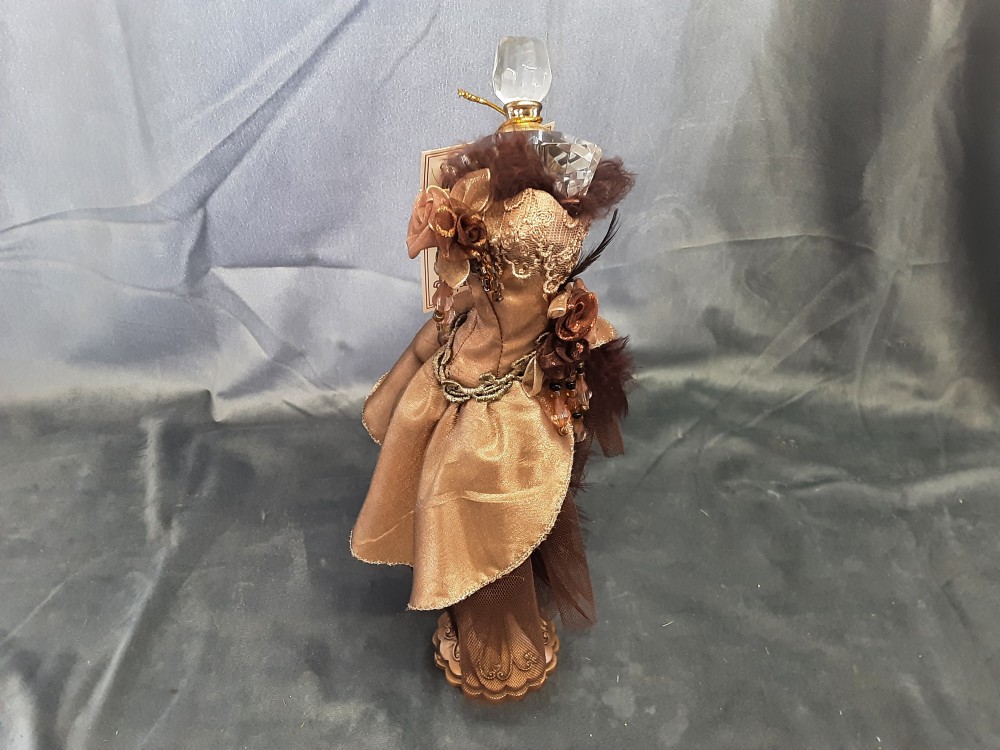 Buste Robe Dorée Et Marron En Tissus H. 31Cm