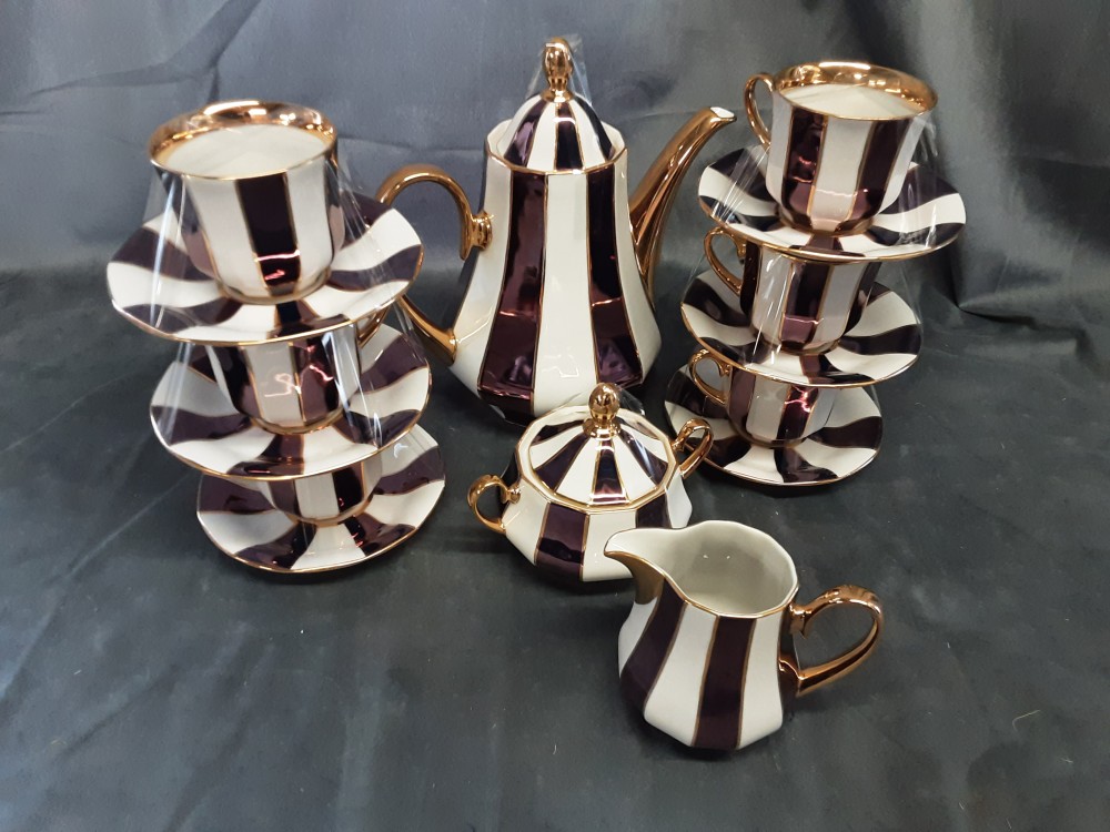 Service A Cafe En Porcelaine Blanc, Violet Et Doré