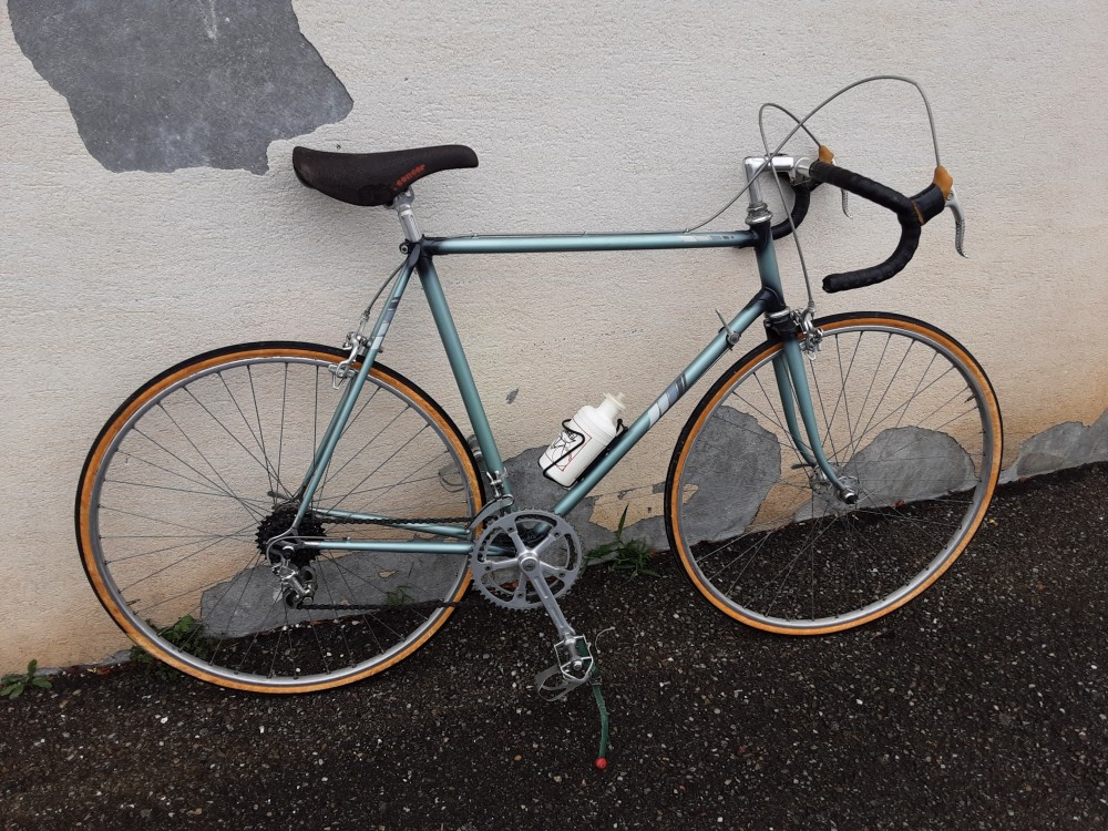 Velo De Route Vintage Bleu Clair