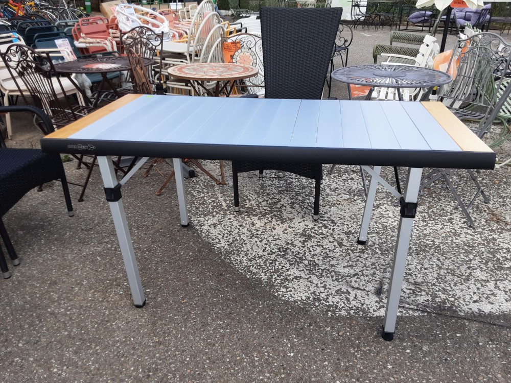TABLE PLIANTE BICOLORE EN ALU REGLABLE EN HAUTEUR AVEC NIVEAU