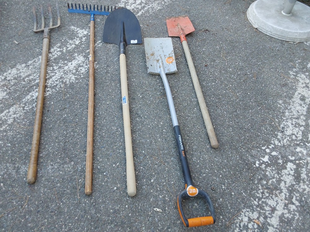 OUTILS DE JARDIN