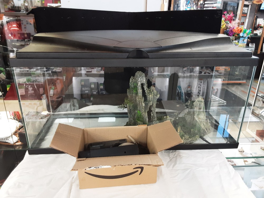 AQUARIUM 80L AVEC DIVERS ACCESSOIRES 