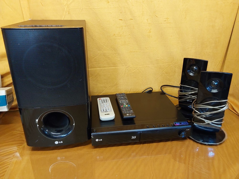 HOME CINÉMA LG AVEC 2 TELECOMMANDES