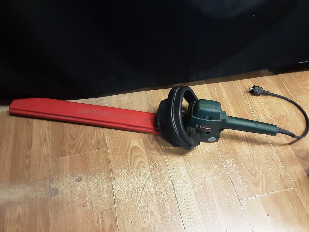 TAILLE HAIE ELECTRIQUE METABO