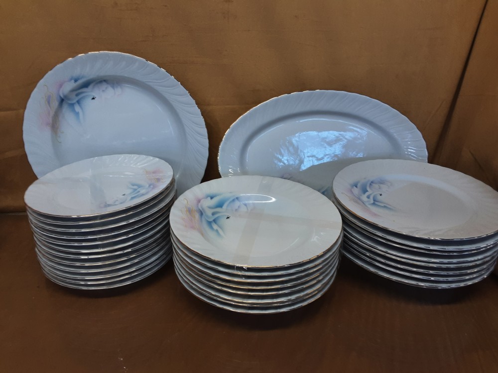 SERVICE EN PORCELAINE DECOR CYGNE
