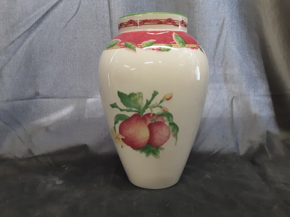VASE MM DE LIMOGES DECOR FRUITS ET FEUILLES 23 CM