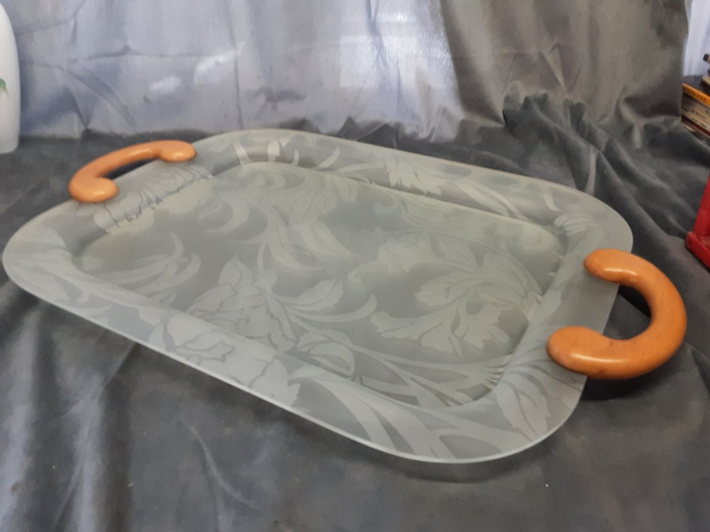PLATEAU EN PVC DECOR FLEURS A MANCHES BOIS