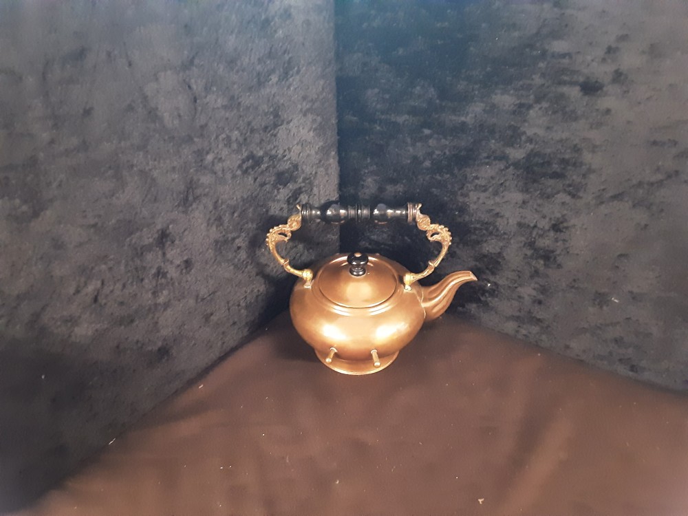 THÉIÈRE EN CUIVRE