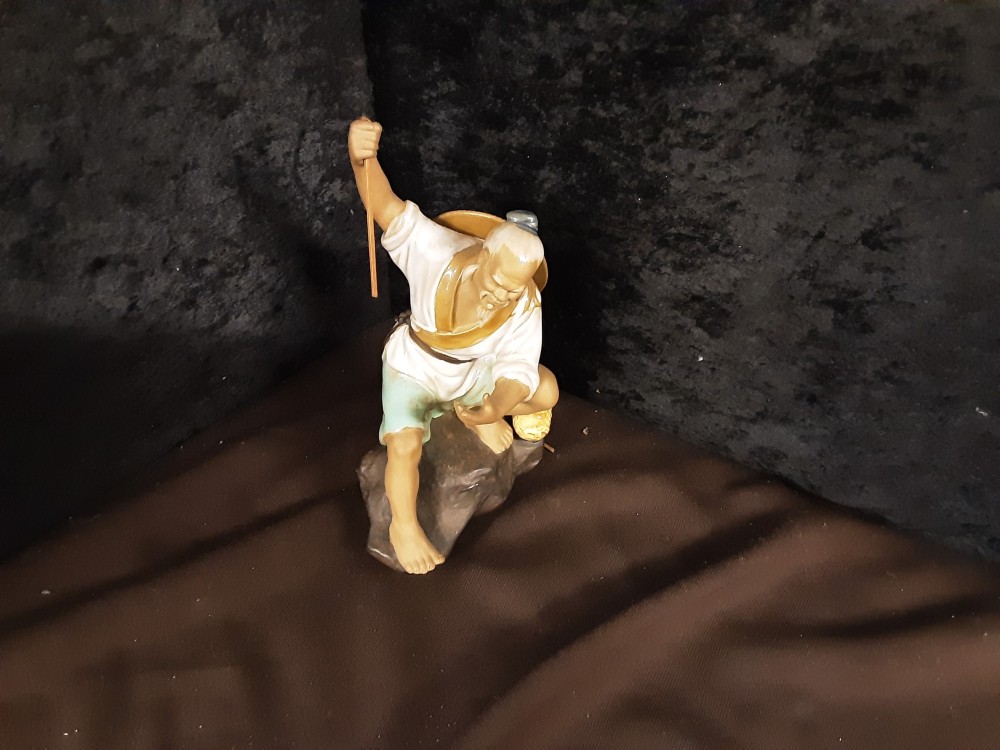 STATUETTE PERSONNAGE ASIATIQUE 
