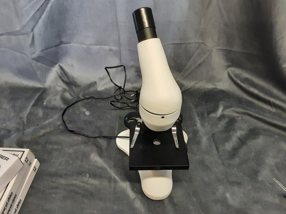 MICROSCOPE USCAMEL AVEC LIVRE ET ACCESSOIRES 