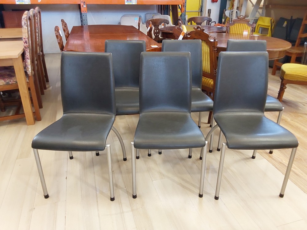 LOT DE 6 CHAISES WILLISAU GRISES SIMILI CUIR
