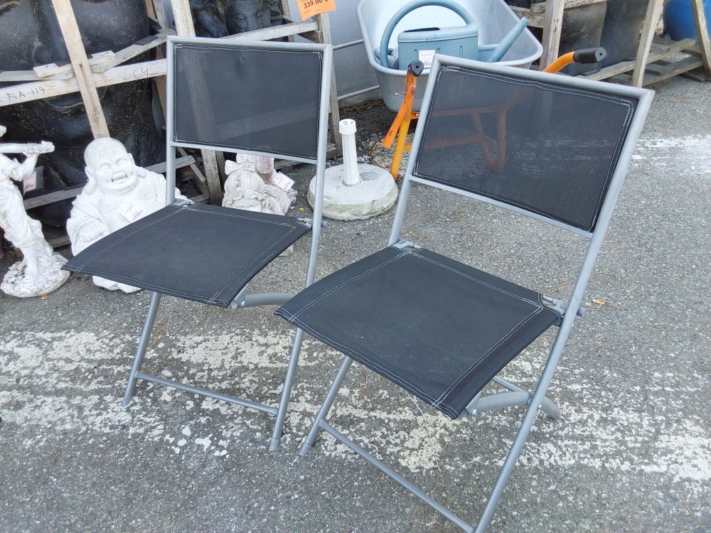 LOT DE 2 CHAISES DE JARDIN - PLIABLES - GRIS