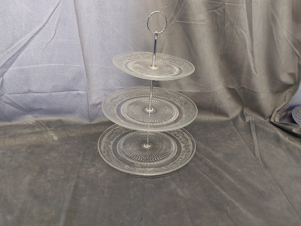 PLAT À GÂTEAU EN VERRE 3 ÉTAGES