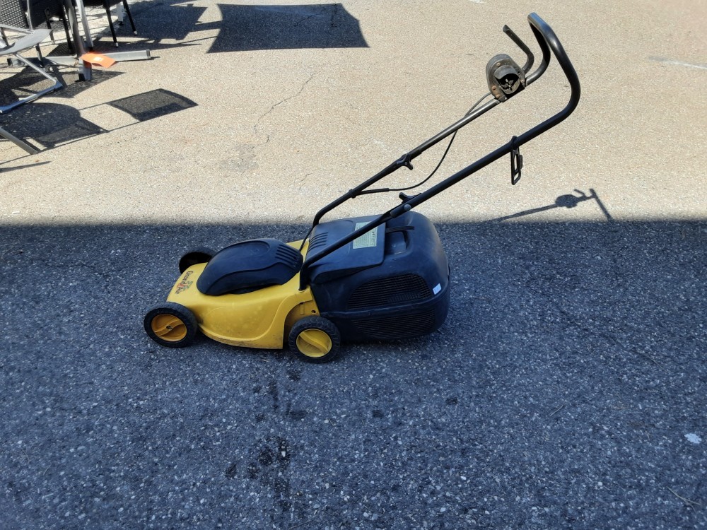 TONDEUSE ELECTRIQUE JAUNE ET NOIRE GRAND AIR