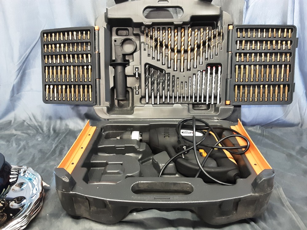 Perceuse Aquila 950W A Fil Avec Embouts Et Forets