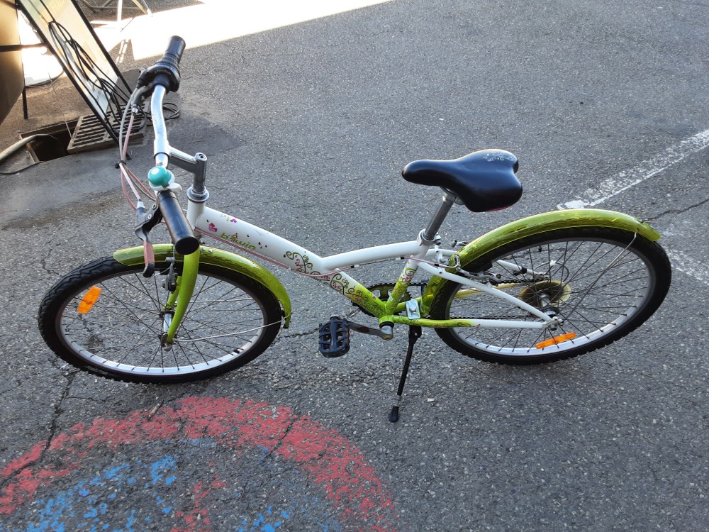 VELO B'TWIN 24P BLANC MOTIFS FLEURS