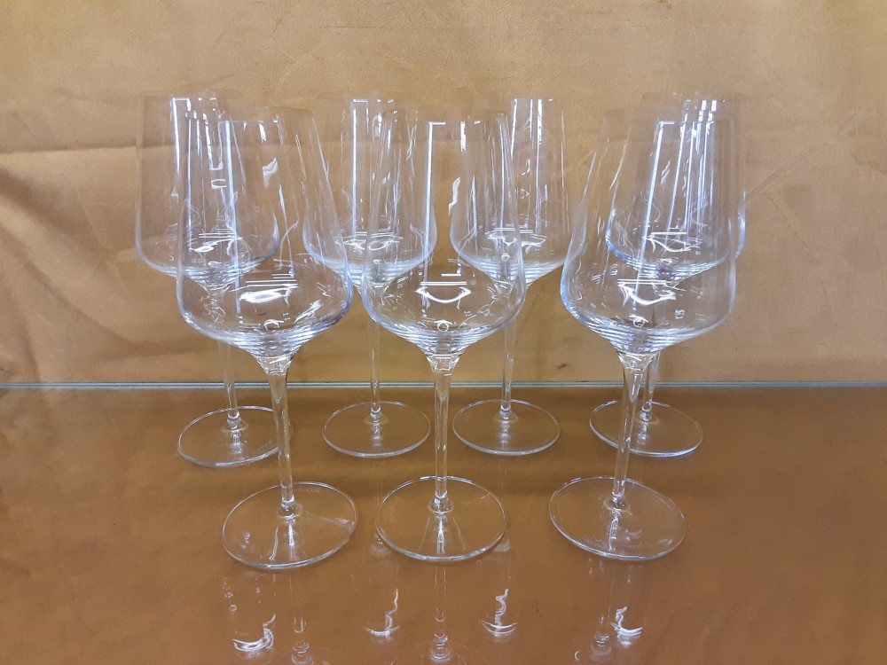 LOT DE 7 VERRES A VIN