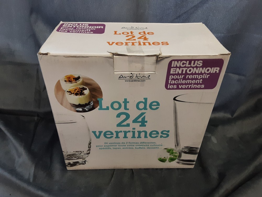 LOT DE 24 VERRINES