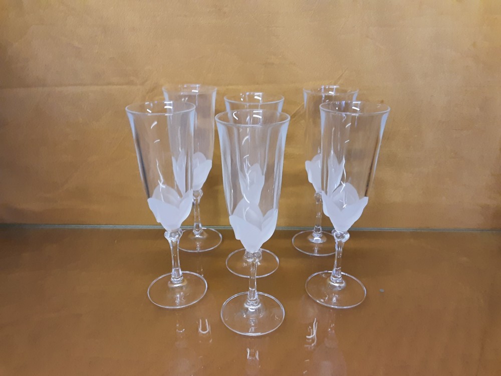 LOT DE 6 FLUTES A CHAMPAGNE VERRE OPAQUE