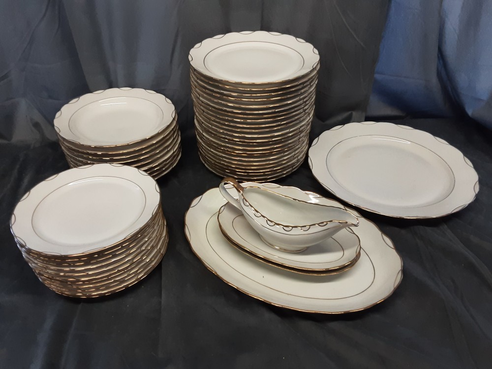 Service De Table En Porcelaine Bordure Dorée 48Pcs