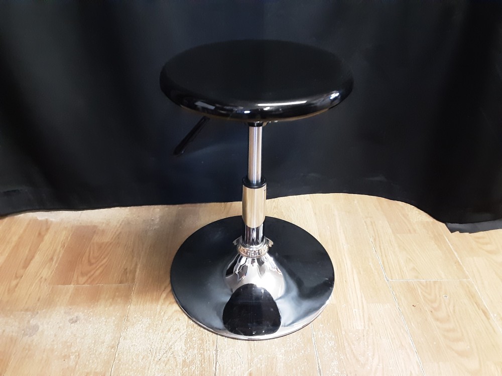 Tabouret Pour Enfant Regl. En Hauteur Noir
