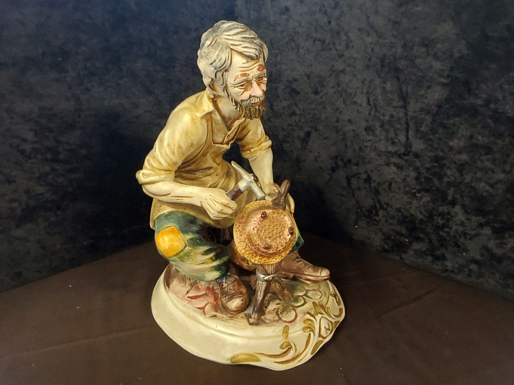 Statue En Porcelaine Frogeron H.30Cm