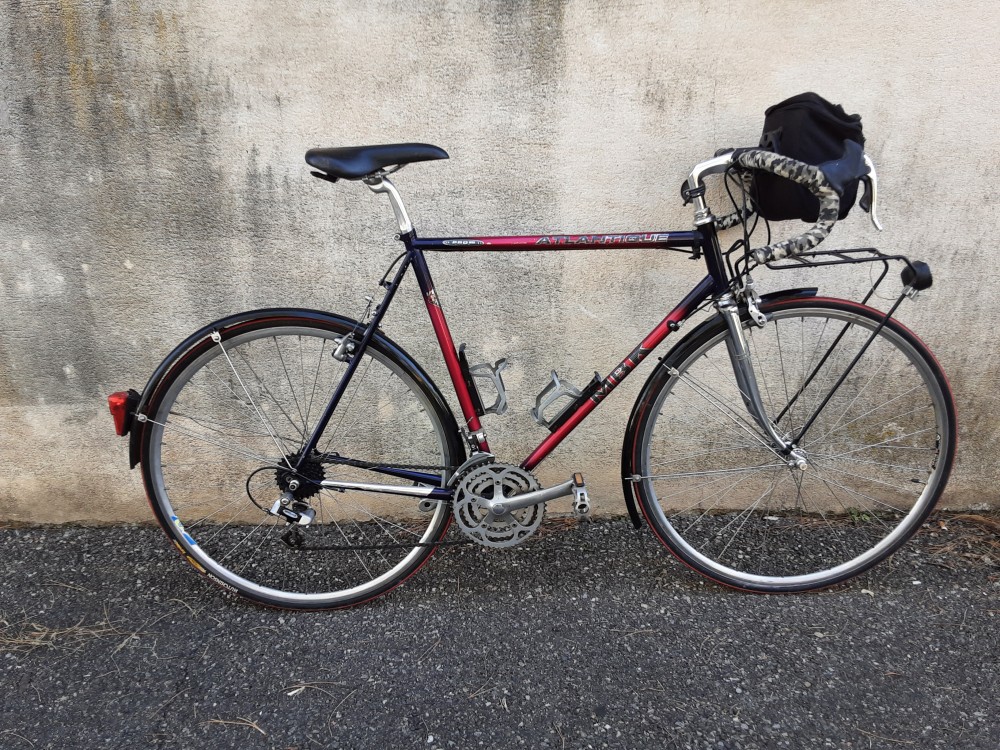 Velo De Course Mbk Bordeaux Et Noir