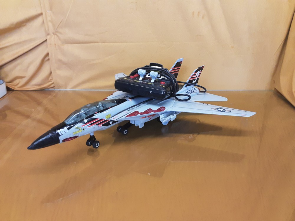 Avion De Chasse Télécommandé New Bright F-14
