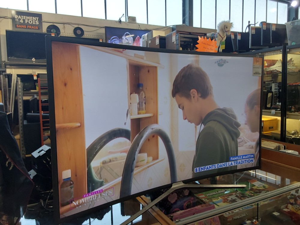 Television  Samsung 122 Cm Ecran Incurve Smart Tv+ Tc